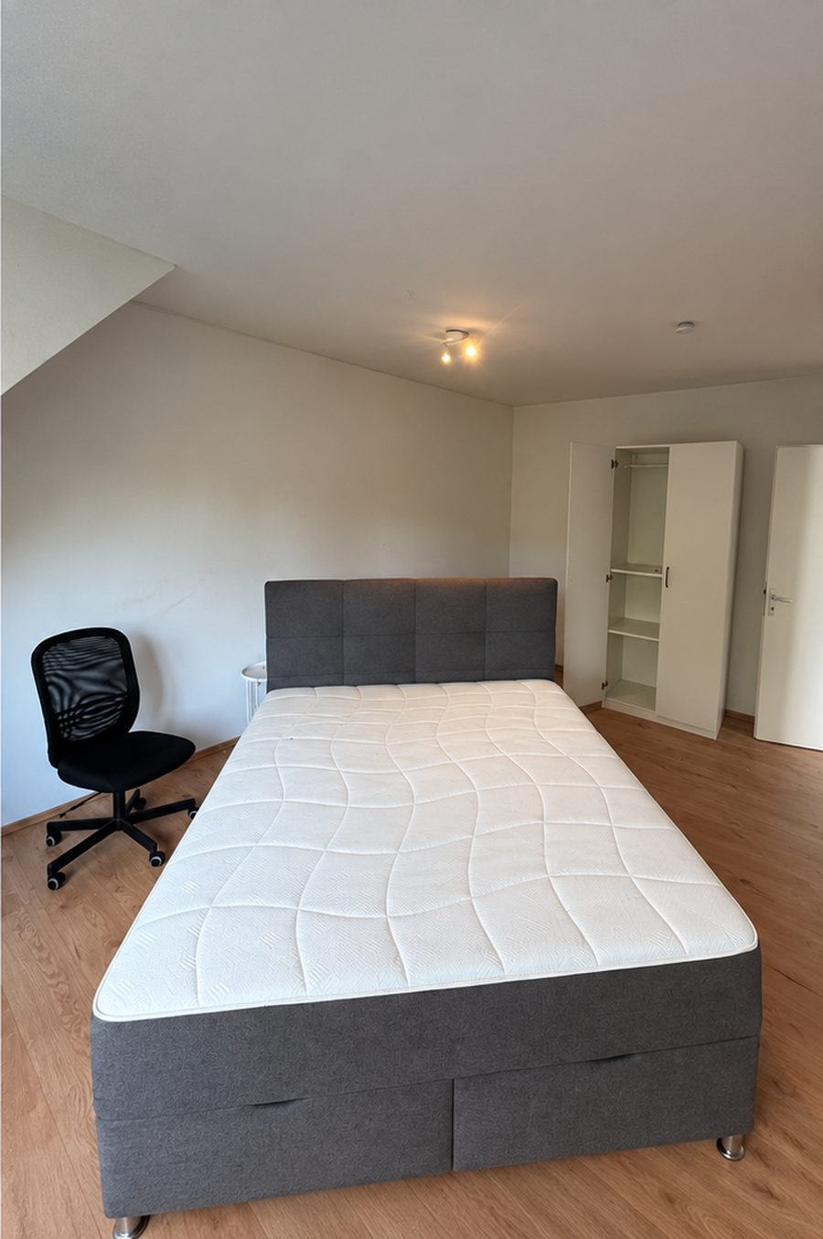 Matratze im Schlafzimmer – nachher